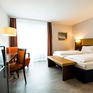 Otel Domus, Münih